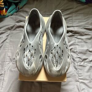 YEEZY FOAM RNNER MX GRANITE